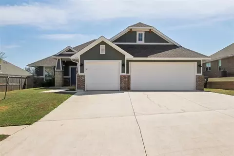 906 Dahlia Ln, Noble, OK 73068