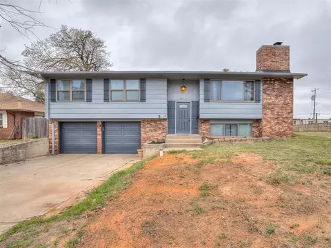 7817 NW 21st St, Bethany, OK 73008