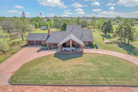 1 Holly Dr, Cordell, OK 73632