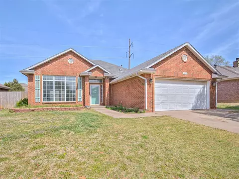 521 Woodbriar Rd, Noble, OK 73068