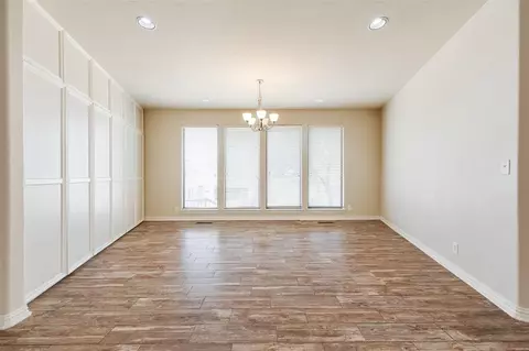 545 E Oak Pl, Edmond, OK 73025 photo 8