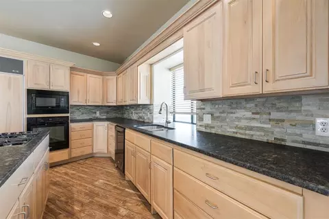 545 E Oak Pl, Edmond, OK 73025 photo 11