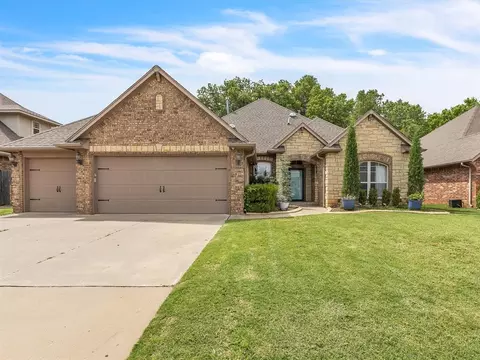 2809 Morgan Trace Rd, Yukon, OK 73099
