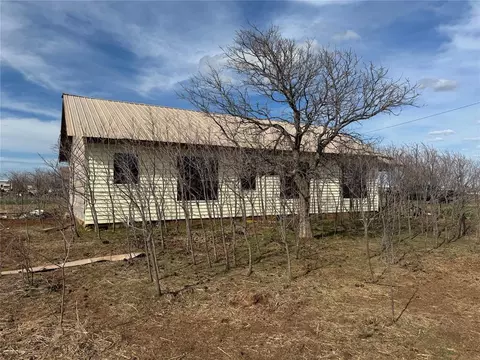 411 S 6th St, Headrick, OK 73549 photo 3