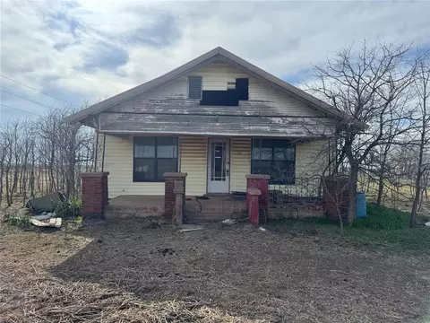 411 S 6th St, Headrick, OK 73549 photo 4