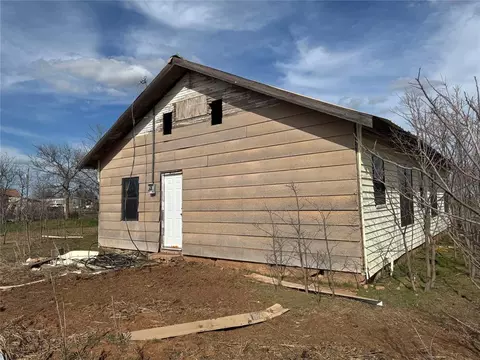 411 S 6th St, Headrick, OK 73549 photo 2
