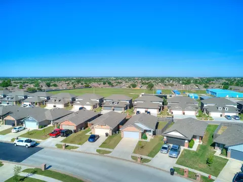 3721 Central Park Dr, Moore, OK 73160 photo 5