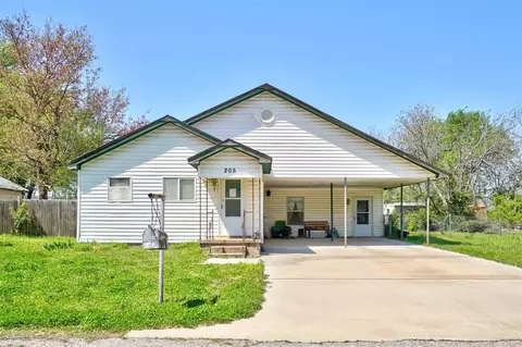 205 Crosby Dr, Del City, OK 73115