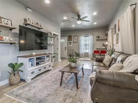 426 E Symmes St, Norman, OK 73071 photo 4