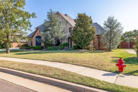 3016 Balmoral Dr, Edmond, OK 73034