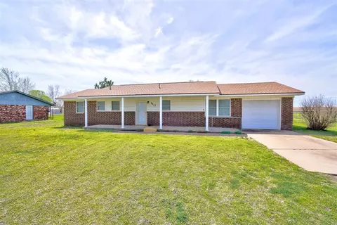 3417 Vine St, Chickasha, OK 73018