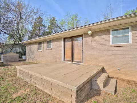 111 E Larry Rd, Shawnee, OK 74804 photo 4