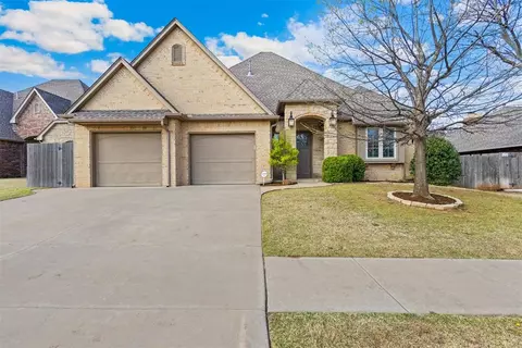 3001 Sunset Ln, The Village, OK 73120