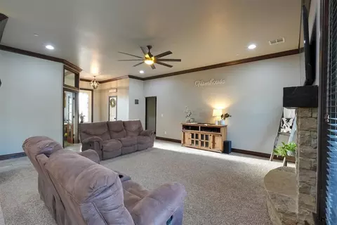 9140 Megans Way, Mcloud, OK 74851 photo 13