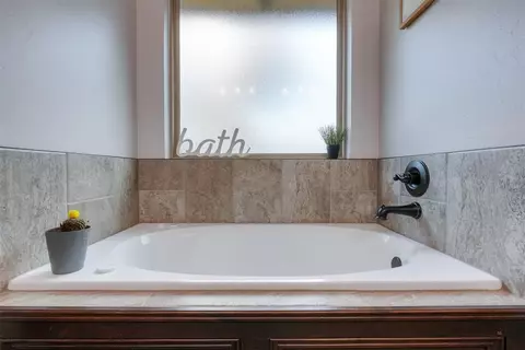 9140 Megans Way, Mcloud, OK 74851 photo 30