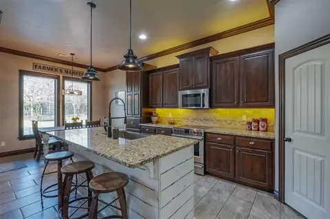 9140 Megans Way, Mcloud, OK 74851 photo 16