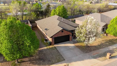 2152 Melody Dr, Edmond, OK 73012 photo 5