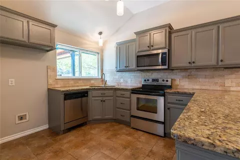 2152 Melody Dr, Edmond, OK 73012 photo 13