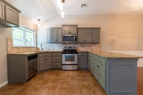 2152 Melody Dr, Edmond, OK 73012 photo 12