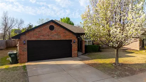 2152 Melody Dr, Edmond, OK 73012 photo 4