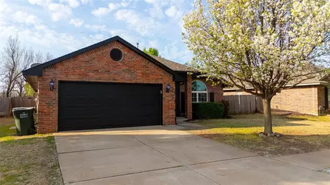 2152 Melody Dr, Edmond, OK 73012 photo 2