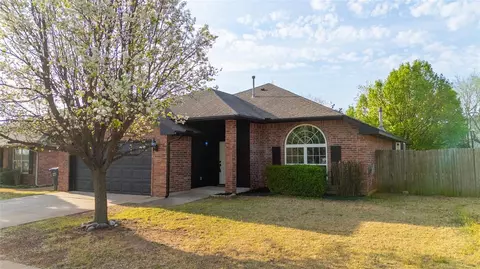 2152 Melody Dr, Edmond, OK 73012 photo 3