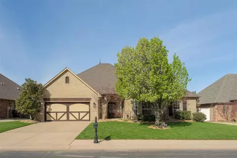 16601 Moorgate Ln, Edmond, OK 73012