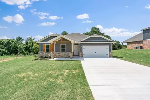 225 Stella Trl, Guthrie, OK 73044