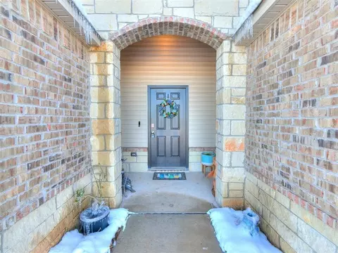 21110 Winding Brk, Harrah, OK 73045