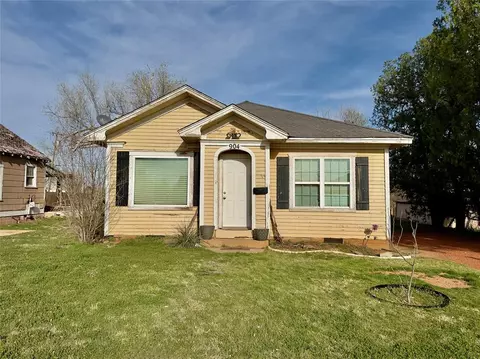 904 N Julian St, Altus, OK 73521