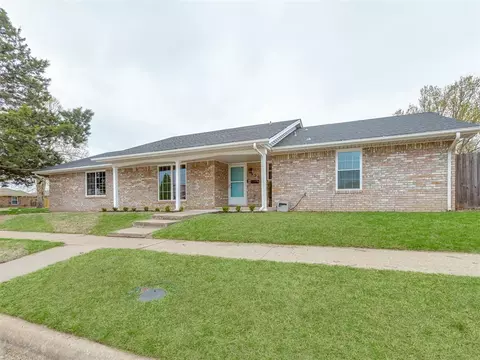 9209 S Youngs Ave, Oklahoma City, OK 73159