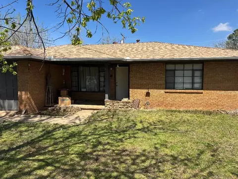 1625 Carlisle Ct, The Village, OK 73120