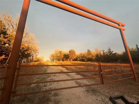 103400 S 3340 5ac Mol Rd, Harrah, OK 73045