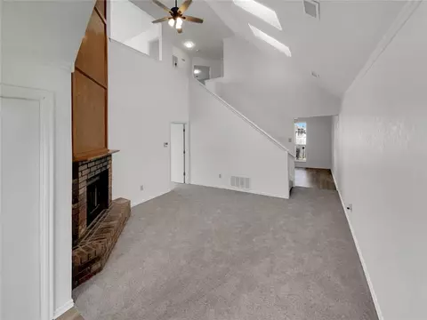 2121 Lakecrest Dr, Oklahoma City, OK 73170 photo 3