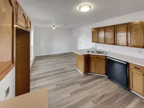 2121 Lakecrest Dr, Oklahoma City, OK 73170 photo 6