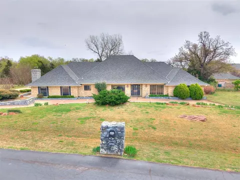 12500 Dutch Forest Ln, Edmond, OK 73013
