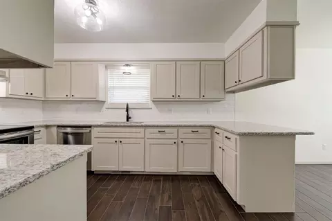 Kitchen - 2001 Oakmeadows Dr, Norman, OK 73071 photo 1 of 3