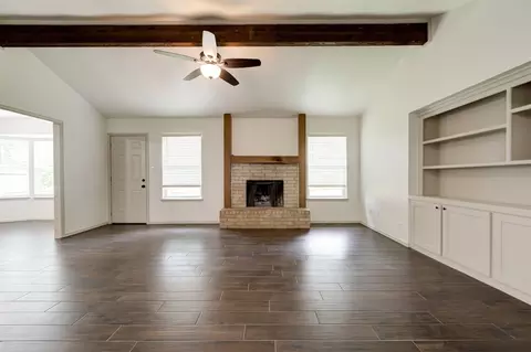 Living - 2001 Oakmeadows Dr, Norman, OK 73071 photo 1 of 4