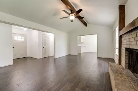 Living - 2001 Oakmeadows Dr, Norman, OK 73071 photo 3 of 4