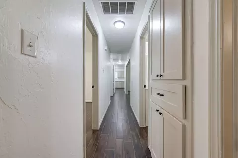 Entry Way - 2001 Oakmeadows Dr, Norman, OK 73071 photo 1 of 1