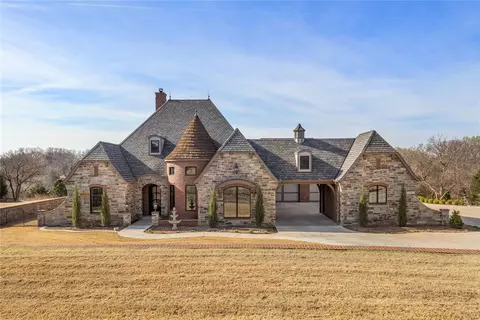 24316 E 1025 Rd, Weatherford, OK 73096