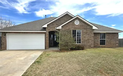41 Peterson Dr, Clinton, OK 73601