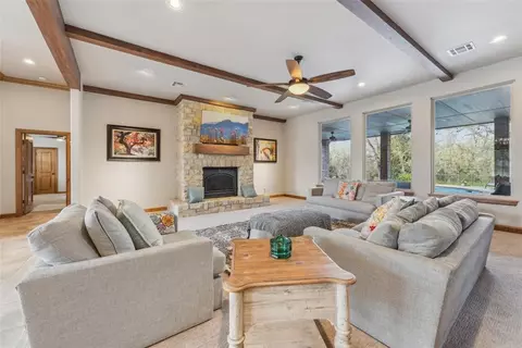 3325 Savoy Cir, Edmond, OK 73003