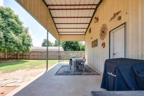 Exterior - 804 Willow St, Tuttle, OK 73089 photo 6 of 11