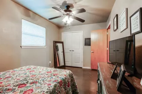 Bedroom - 804 Willow St, Tuttle, OK 73089 photo 2 of 5