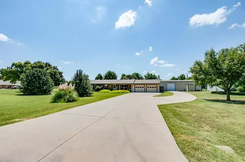 Exterior - 804 Willow St, Tuttle, OK 73089 photo 11 of 11