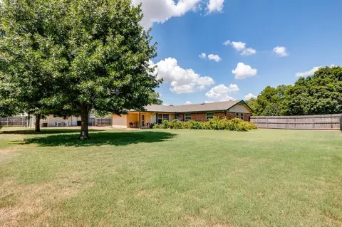 Exterior - 804 Willow St, Tuttle, OK 73089 photo 8 of 11
