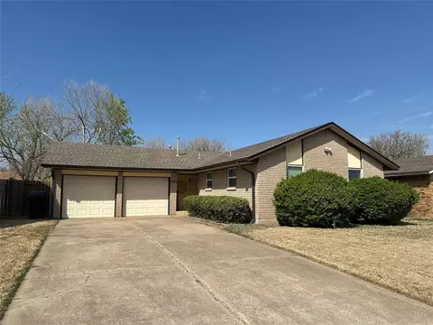 1045 W Main St, Moore, OK 73160