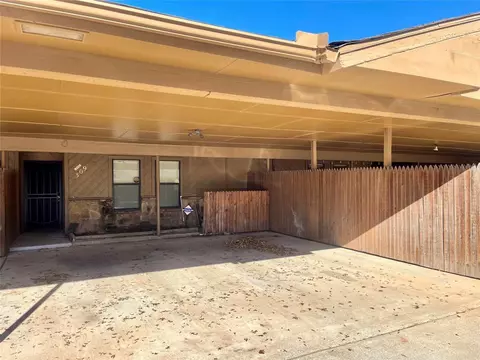 8005 NW 7 Pl, Oklahoma City, OK 73127