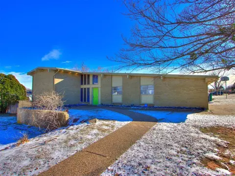 8424 Arlington Dr, Oklahoma City, OK 73132